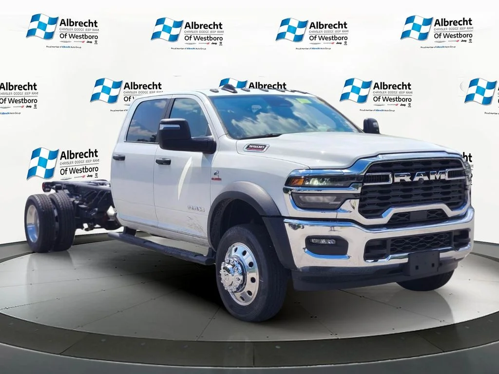 New 2026 Bright White Clearcoat RAM Tradesman image 7