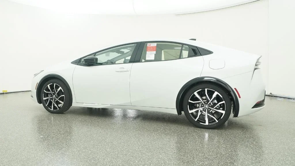 New 2026 Wind Chill Pearl Toyota XSE Premium image 25