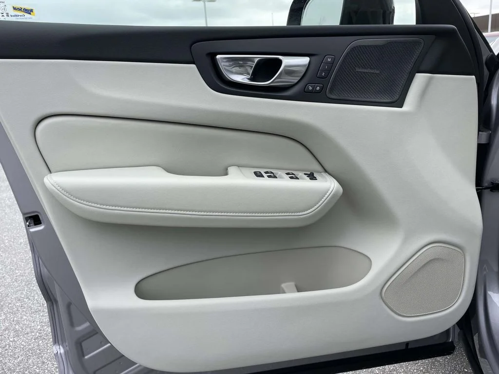 New 2026 Aurora Silver Volvo Ultra image 5
