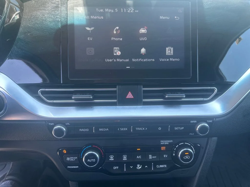 Used 2020 White Kia EX image 11