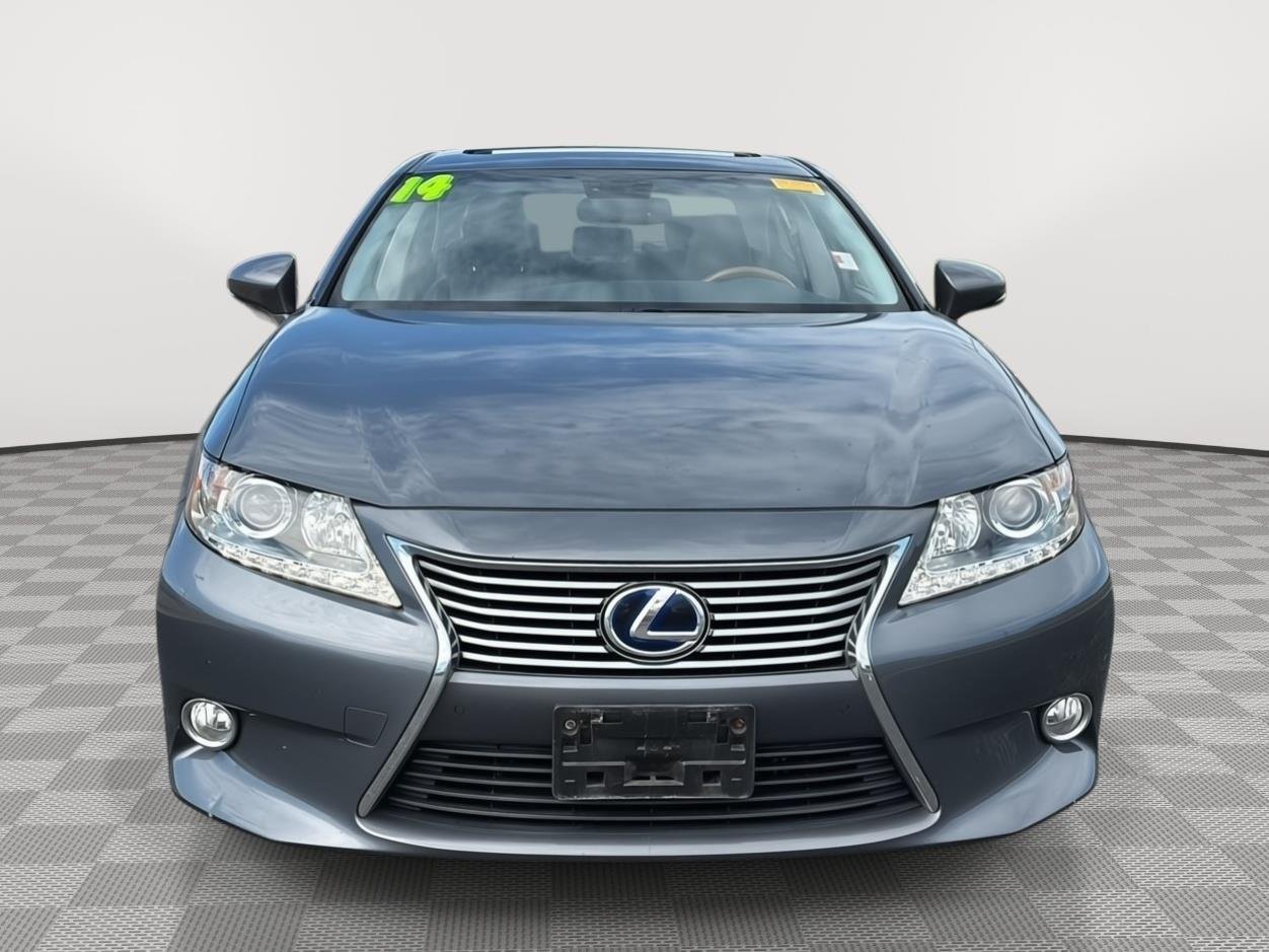 Used 2014 Nebula Gray Pearl Lexus Hybrid image 10