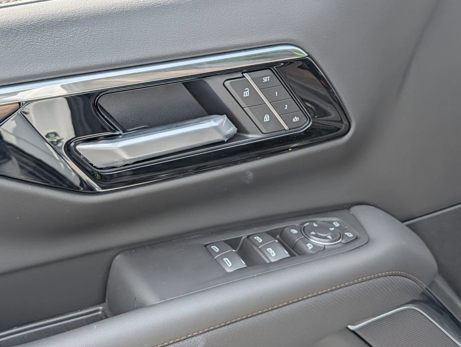 New 2026 Polar White Tricoat Chevrolet High Country image 32