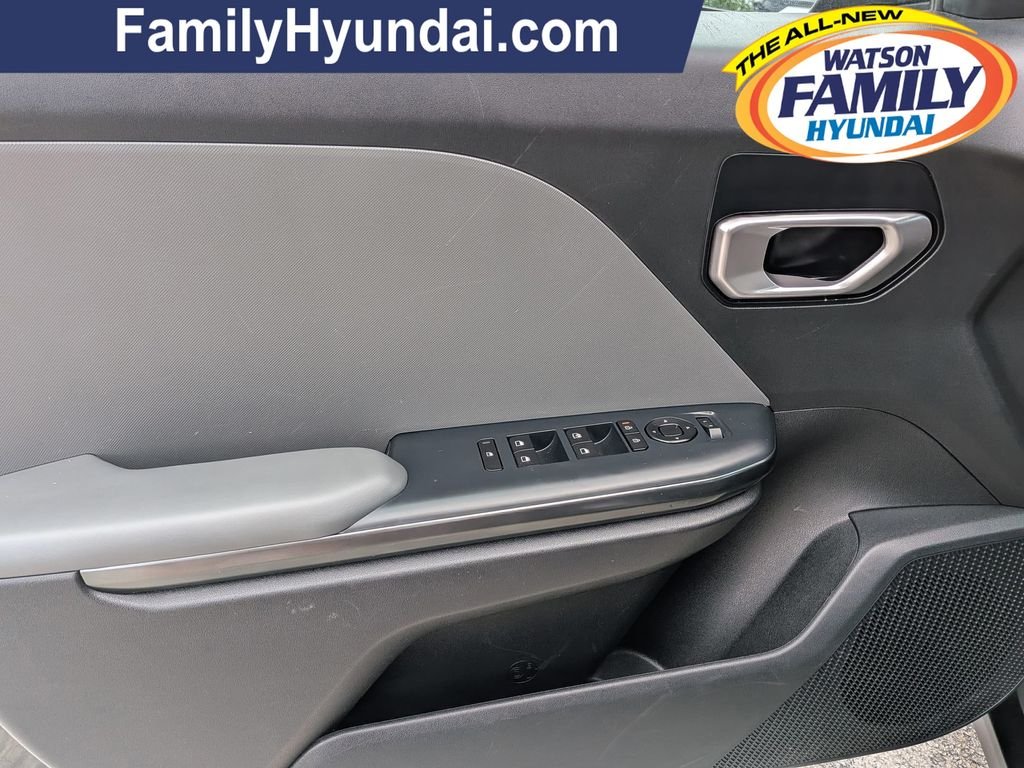 Used 2025 Gray Kia LXS image 10