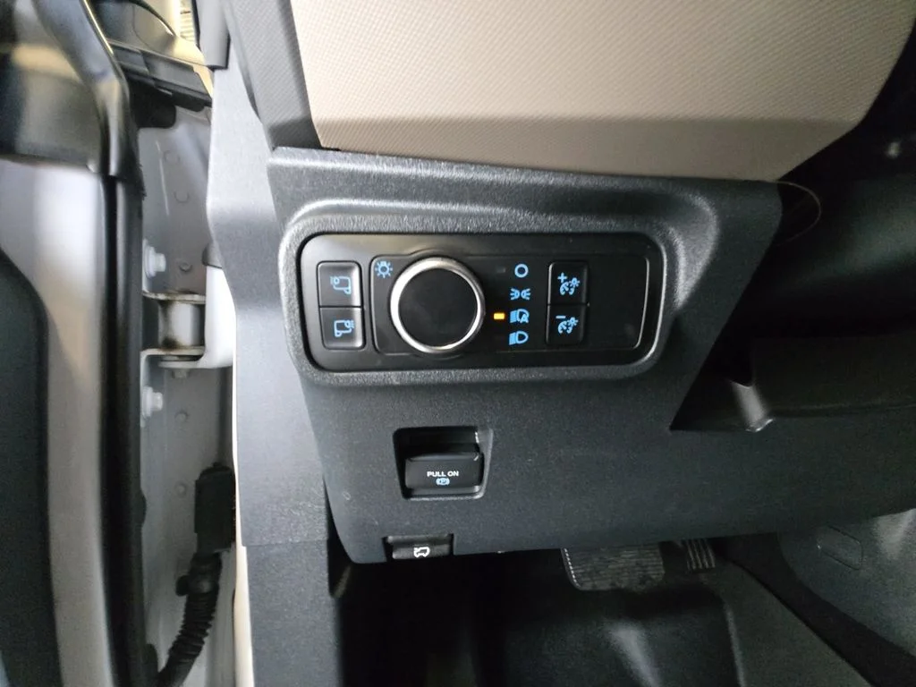 Used 2024 White Ford Wildtrak image 26