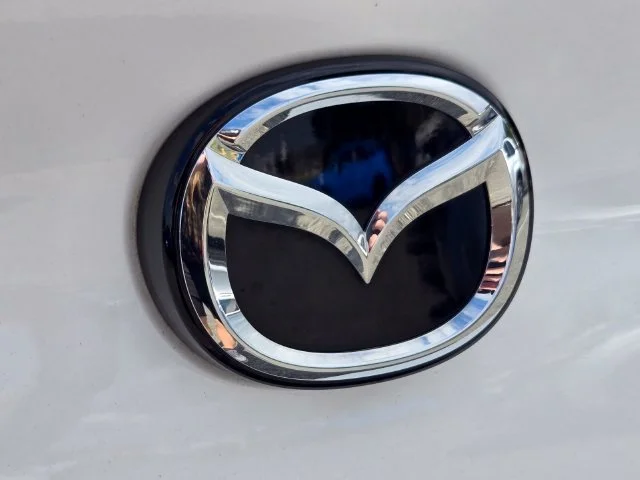 Used 2023 White Mazda 2.5 S image 17