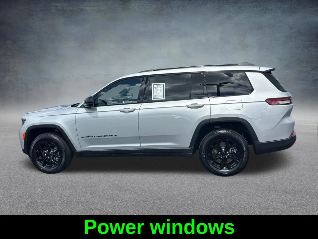Used 2025 Silver Jeep Altitude X image 8