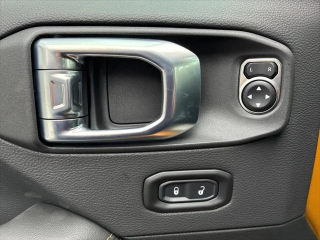 New 2026 Goldilocks Exterior Paint Jeep Sahara image 17