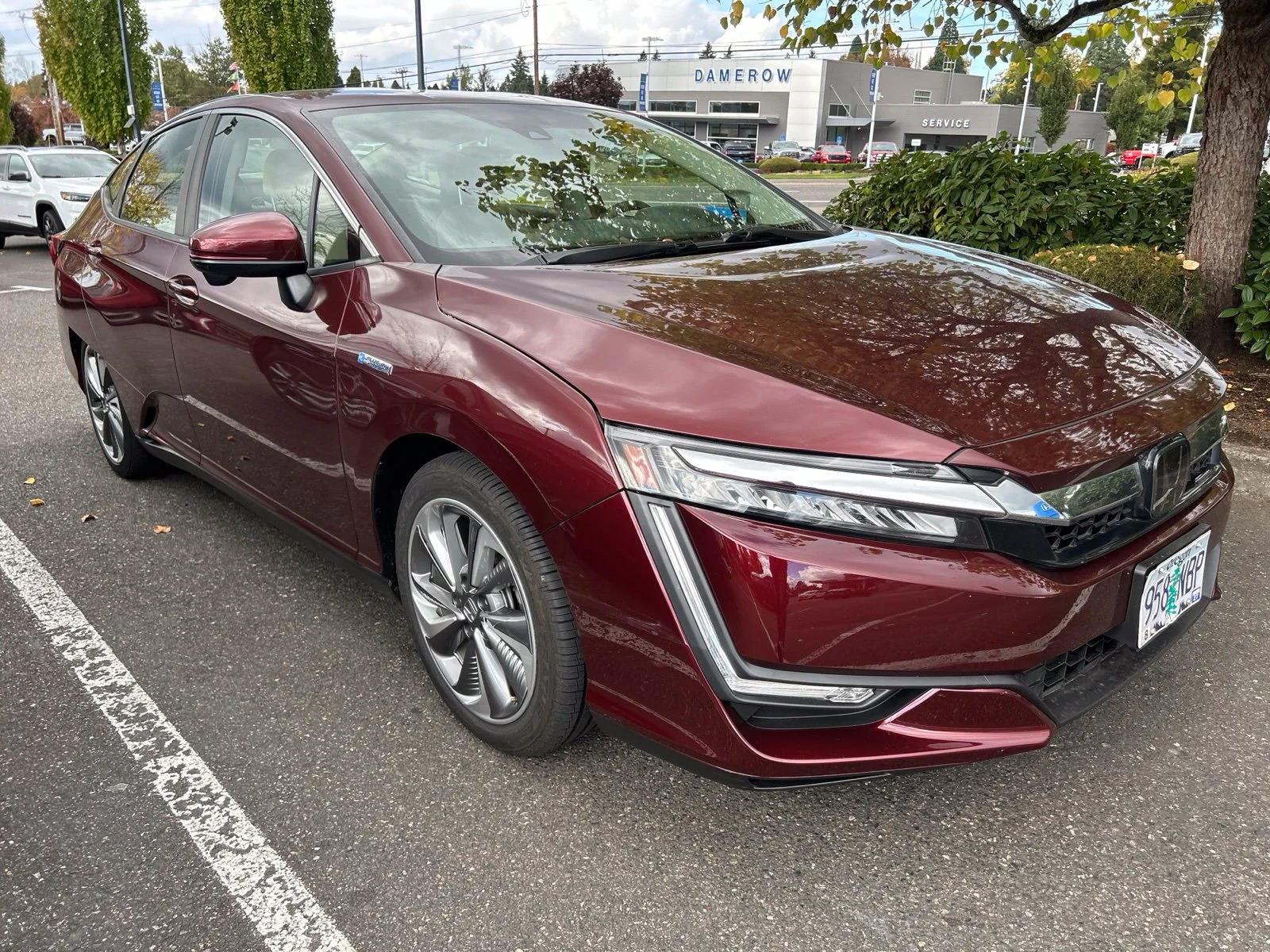 Certified Used 2018 Crimson Pearl Honda  image 4