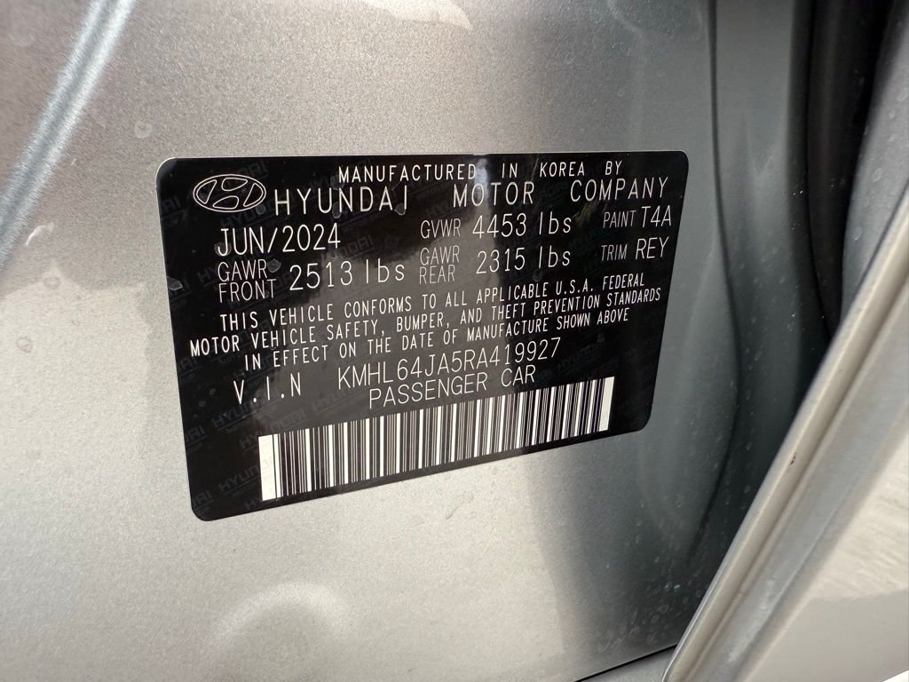 Used 2024 Silver Hyundai SEL image 48