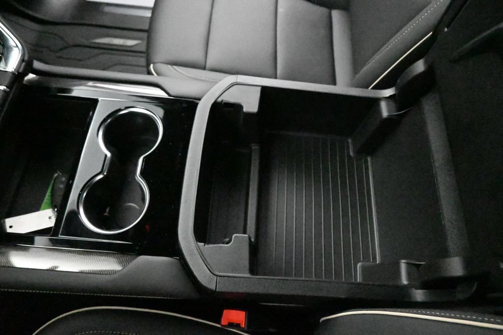 New 2026 Onyx Black GMC Elevation image 14