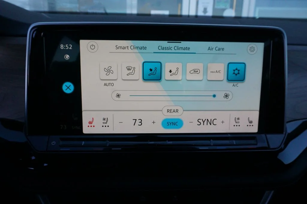 New 2026 Black Volkswagen 2.0T SE w/Technology image 16