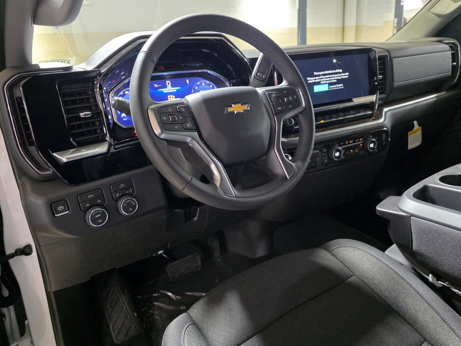 New 2026 Summit White Chevrolet LT (2FL) image 27