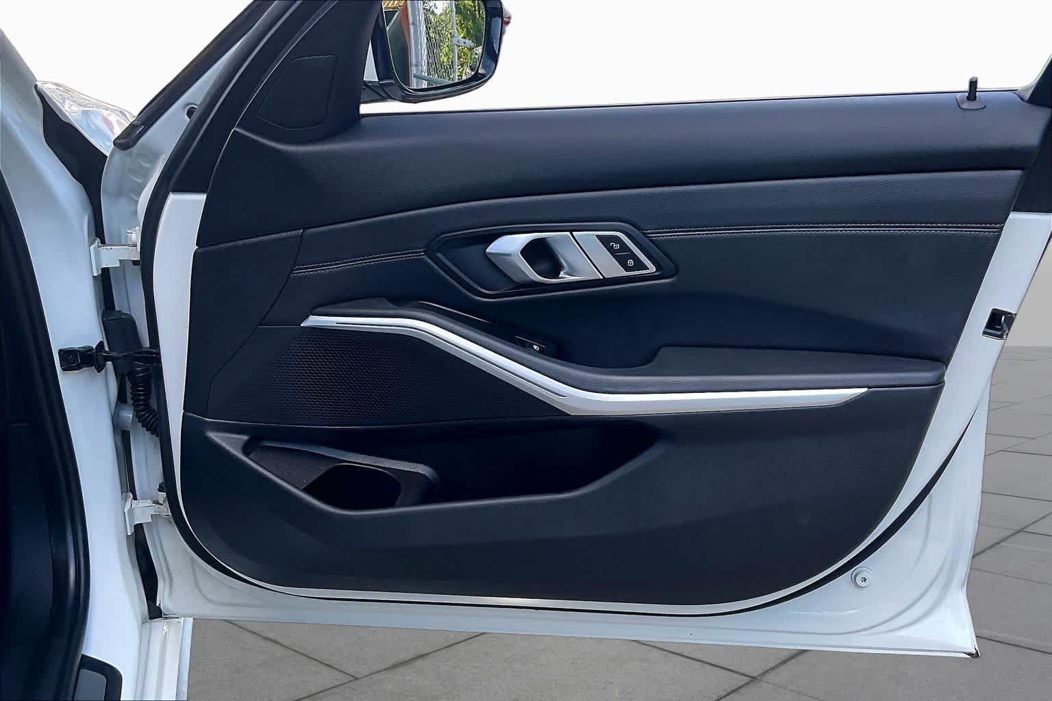 Used 2019 Alpine White BMW 330i xDrive image 22