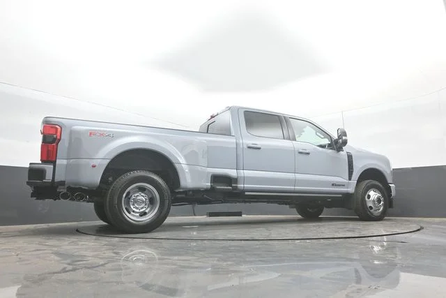 New 2026 Glacier Gray Metallic Tri-Coat Ford F-350® Platinum® image 39