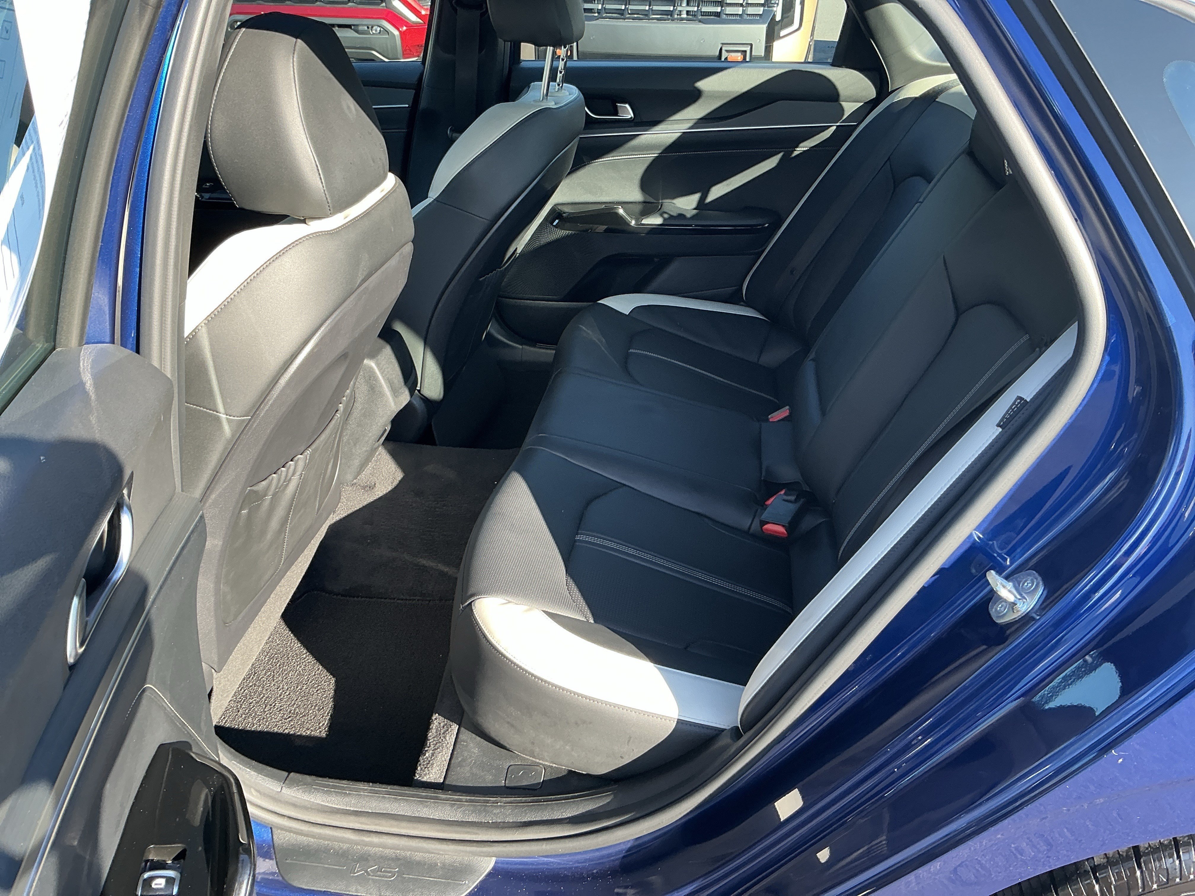 Used 2025 Yacht Blue Kia GT-Line image 10