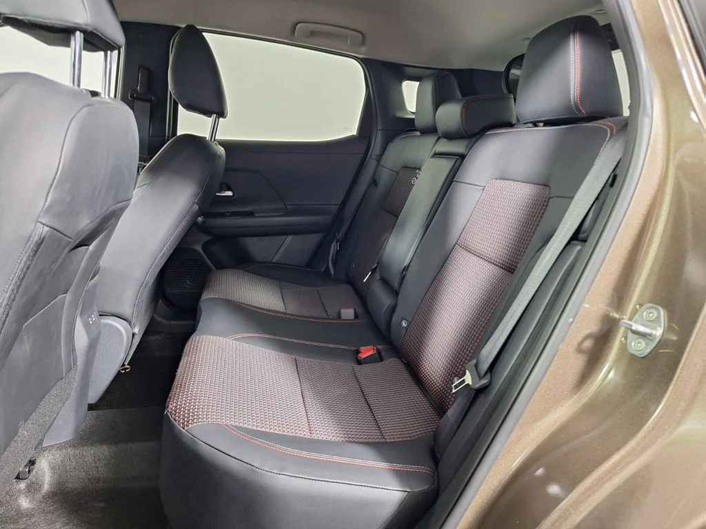 Used 2026 Bronze Metallic Nissan SR image 22