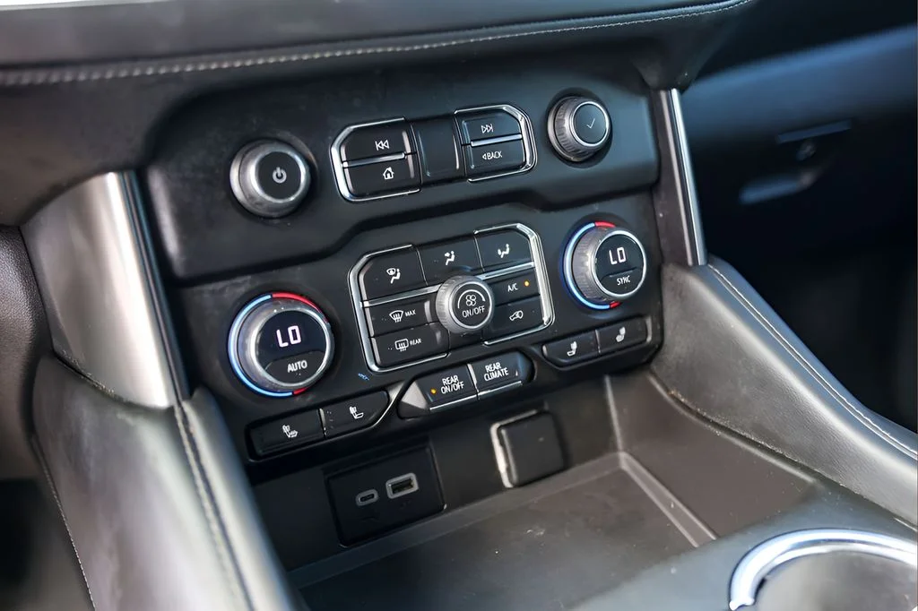 Used 2023 Black Chevrolet Z71 image 20