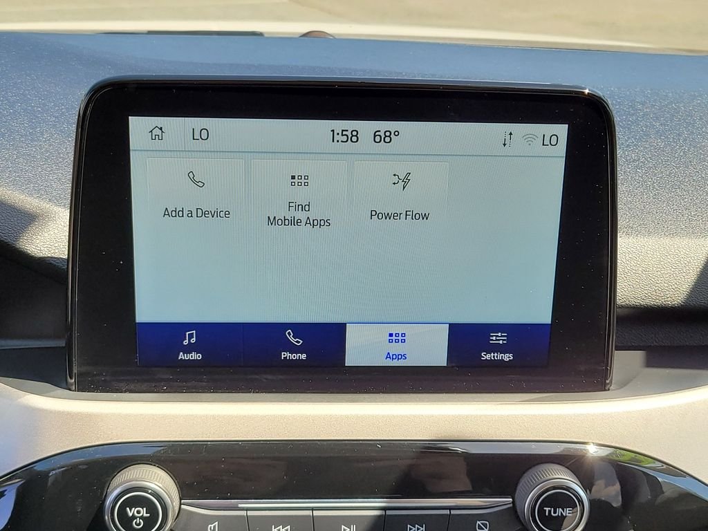 Certified Used 2022 Oxford White Ford SE image 17