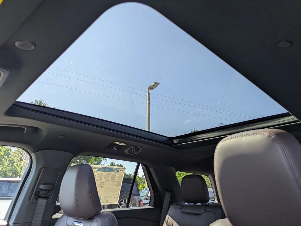 New 2026 Star White Metallic Tri-Coat Ford Platinum image 20