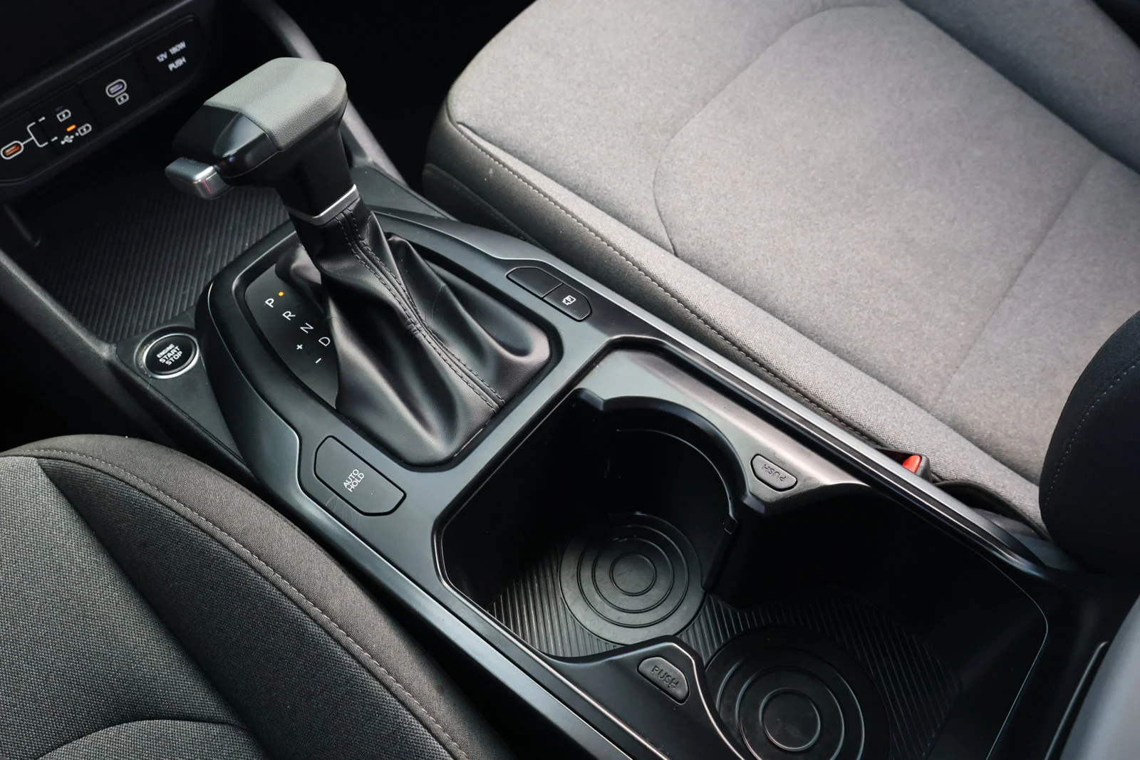 2025 Kia K4 LXS - Photo 22