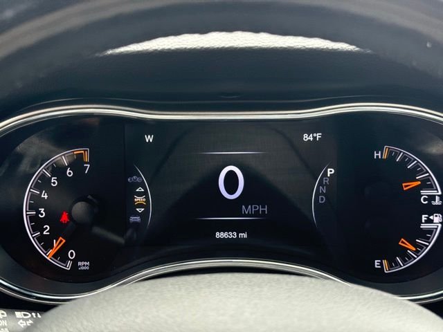 Used 2019 White Jeep Altitude image 28
