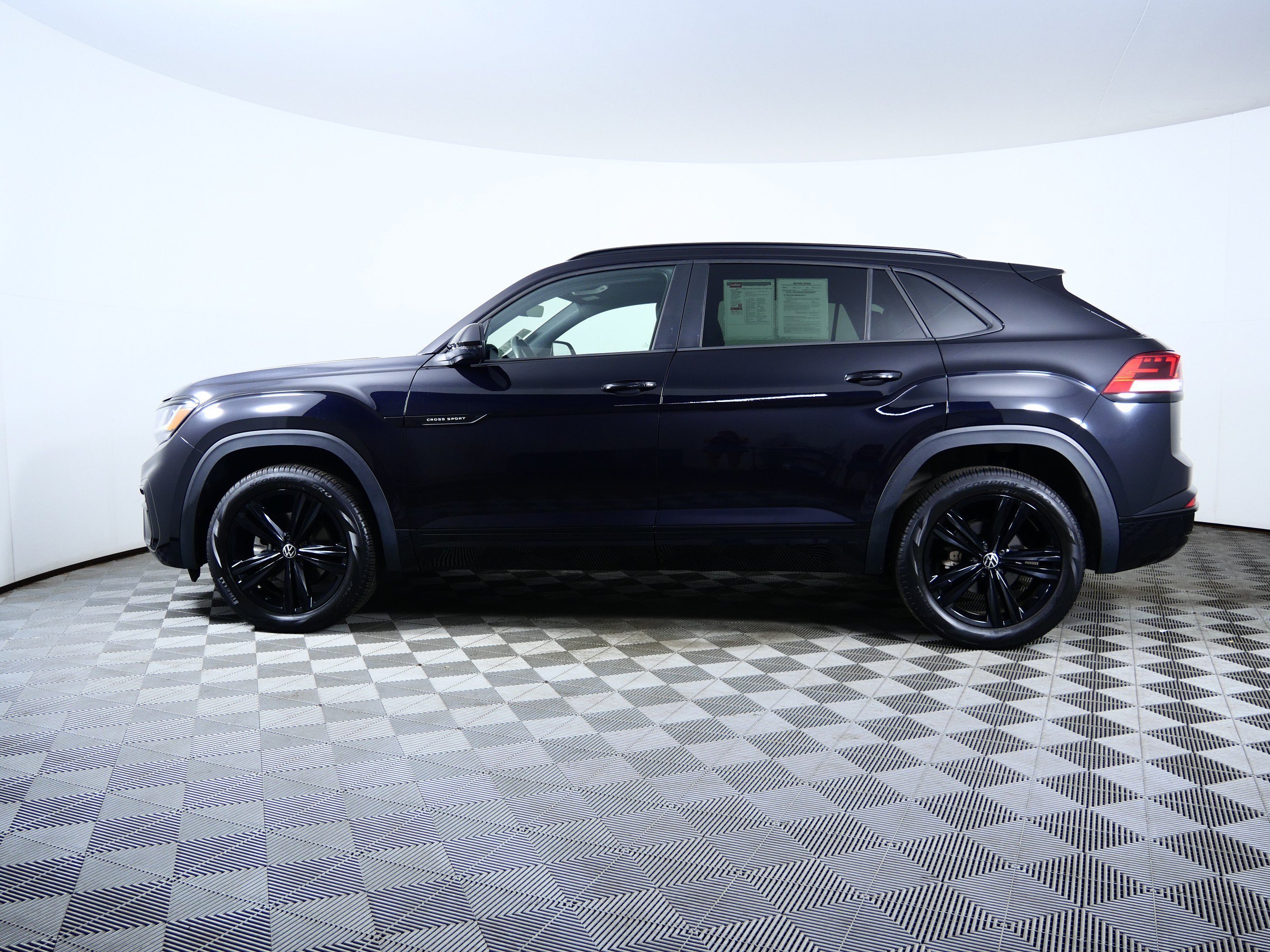 Used 2023 BLACK PEARL Volkswagen 2.0T SEL R-Line Black image 4