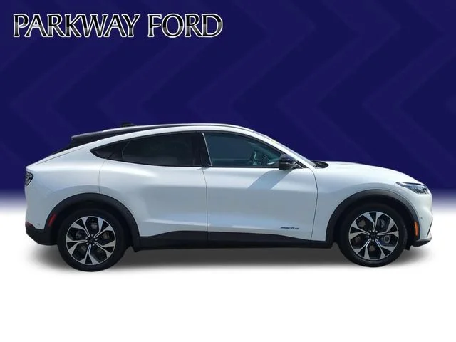 Used 2024 White Ford Select image 6