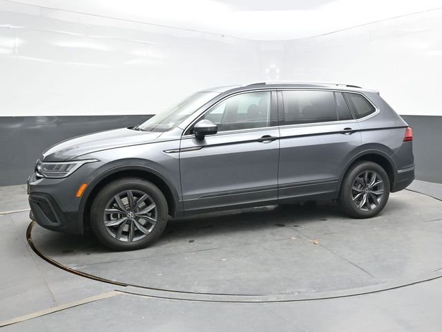 Used 2023 Gray Volkswagen 2.0T SE image 3