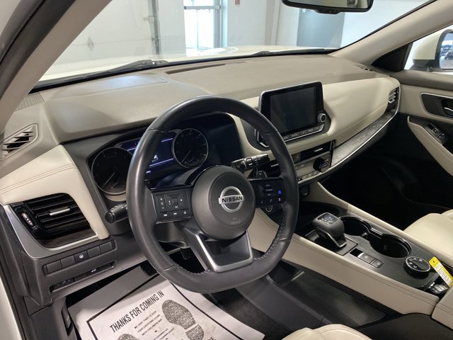 Used 2021 Pearl White Tricoat Nissan SL image 10