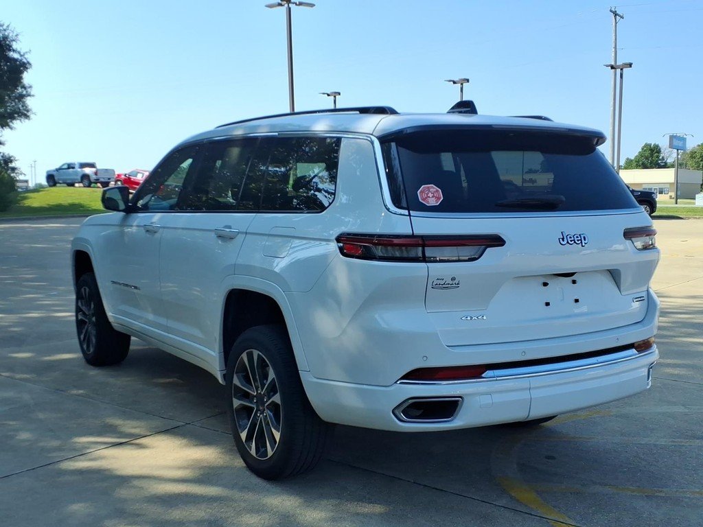 Used 2023 Bright White Cl Jeep Overland 4x4 image 3