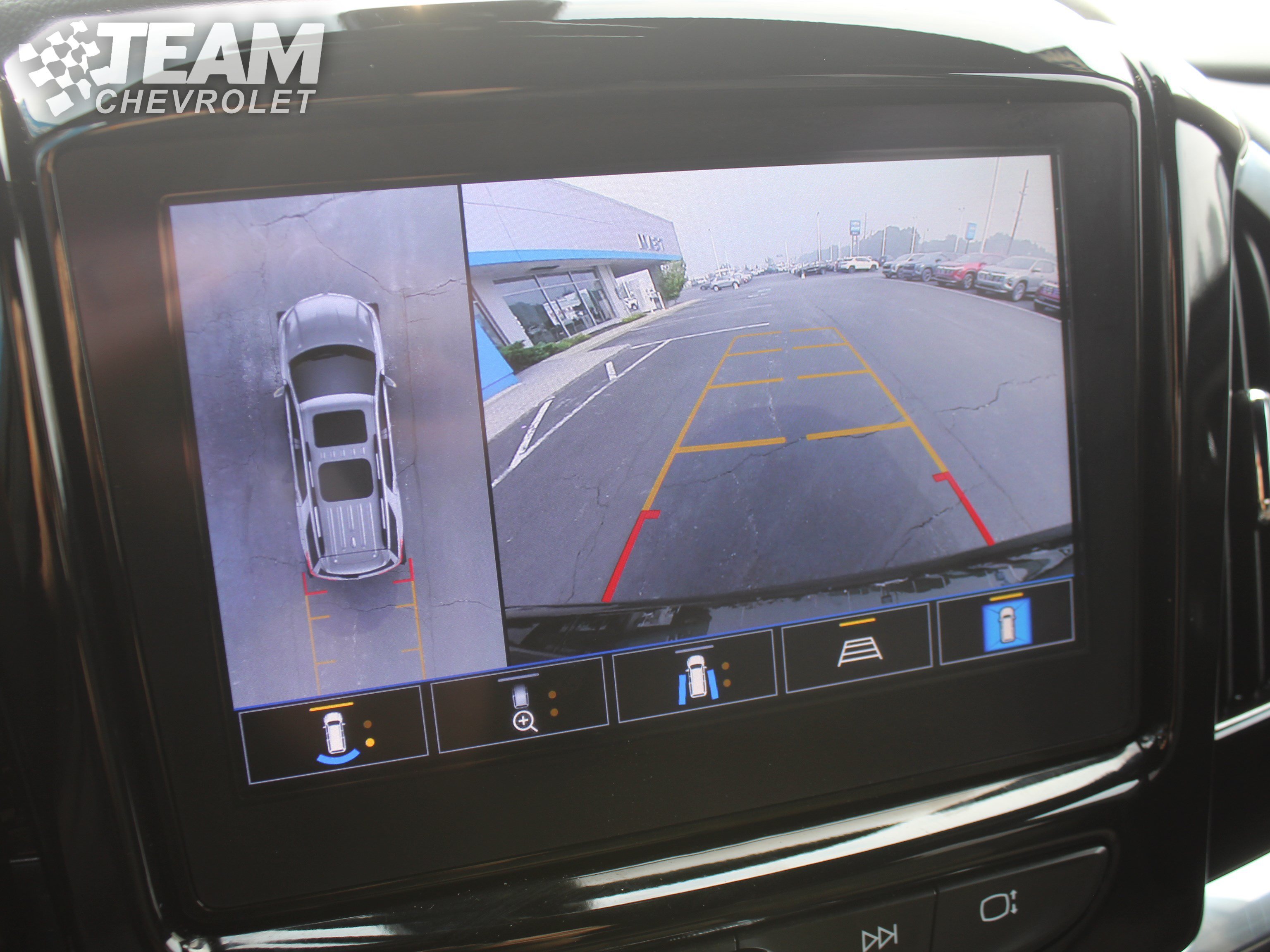 Used 2023 Mosaic Black Metallic Chevrolet LT Cloth image 16