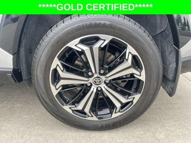 Certified Used 2022 SILVER SKY MET W/BLK Toyota  image 31
