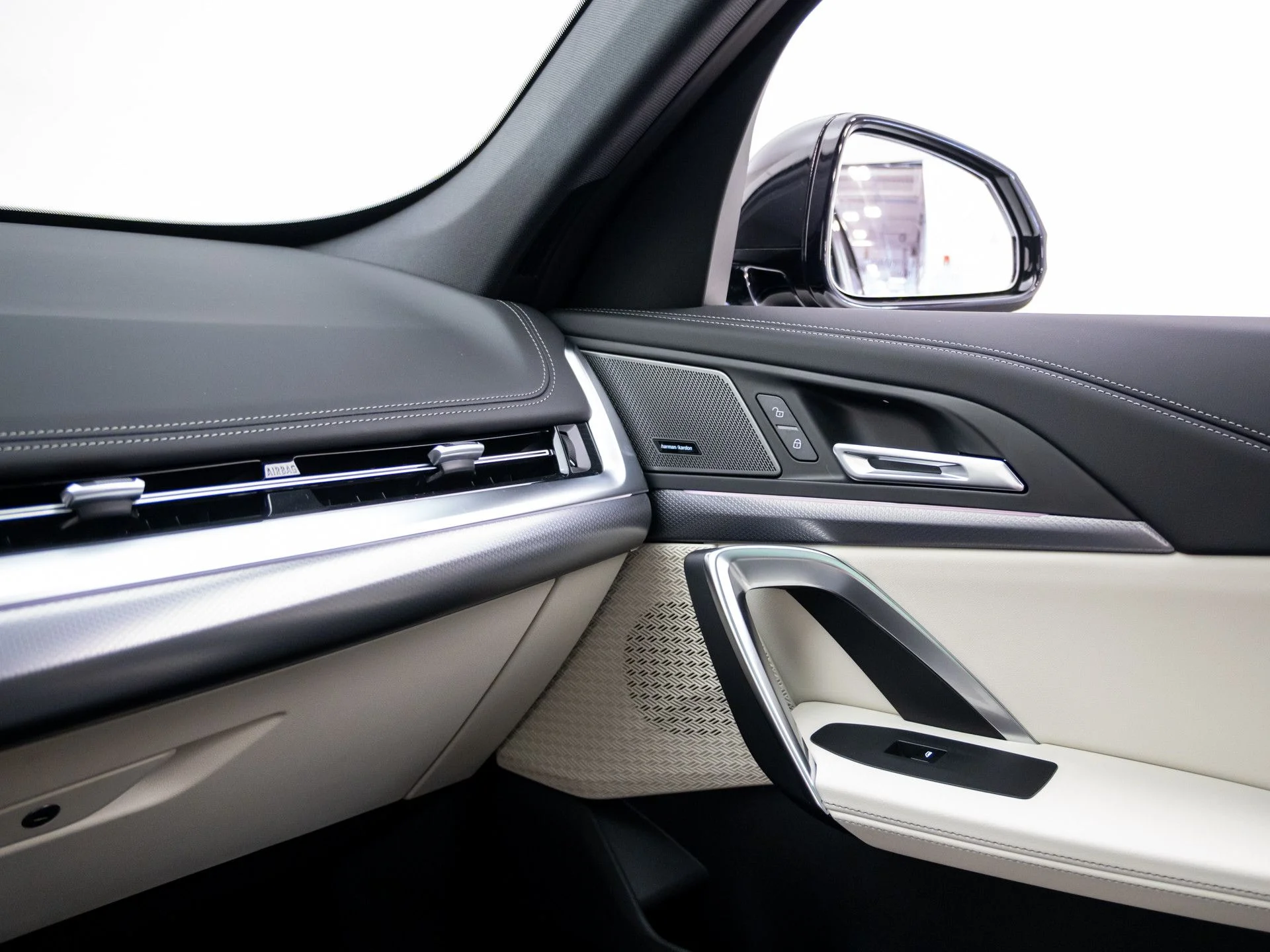New 2026 White BMW xDrive28i image 35