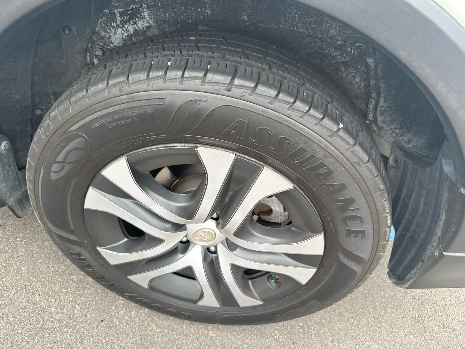 Used 2017 Super White Toyota LE image 5