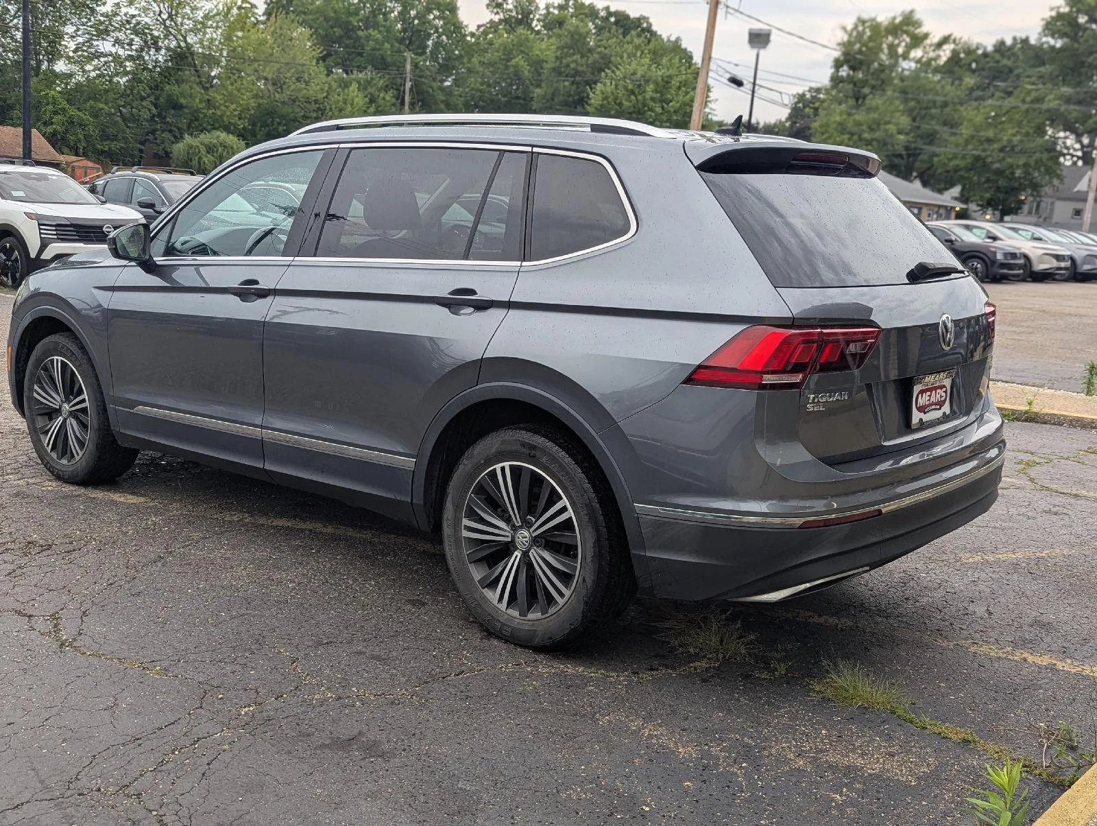 Used 2018 Platinum Gray Metallic Volkswagen SEL image 6