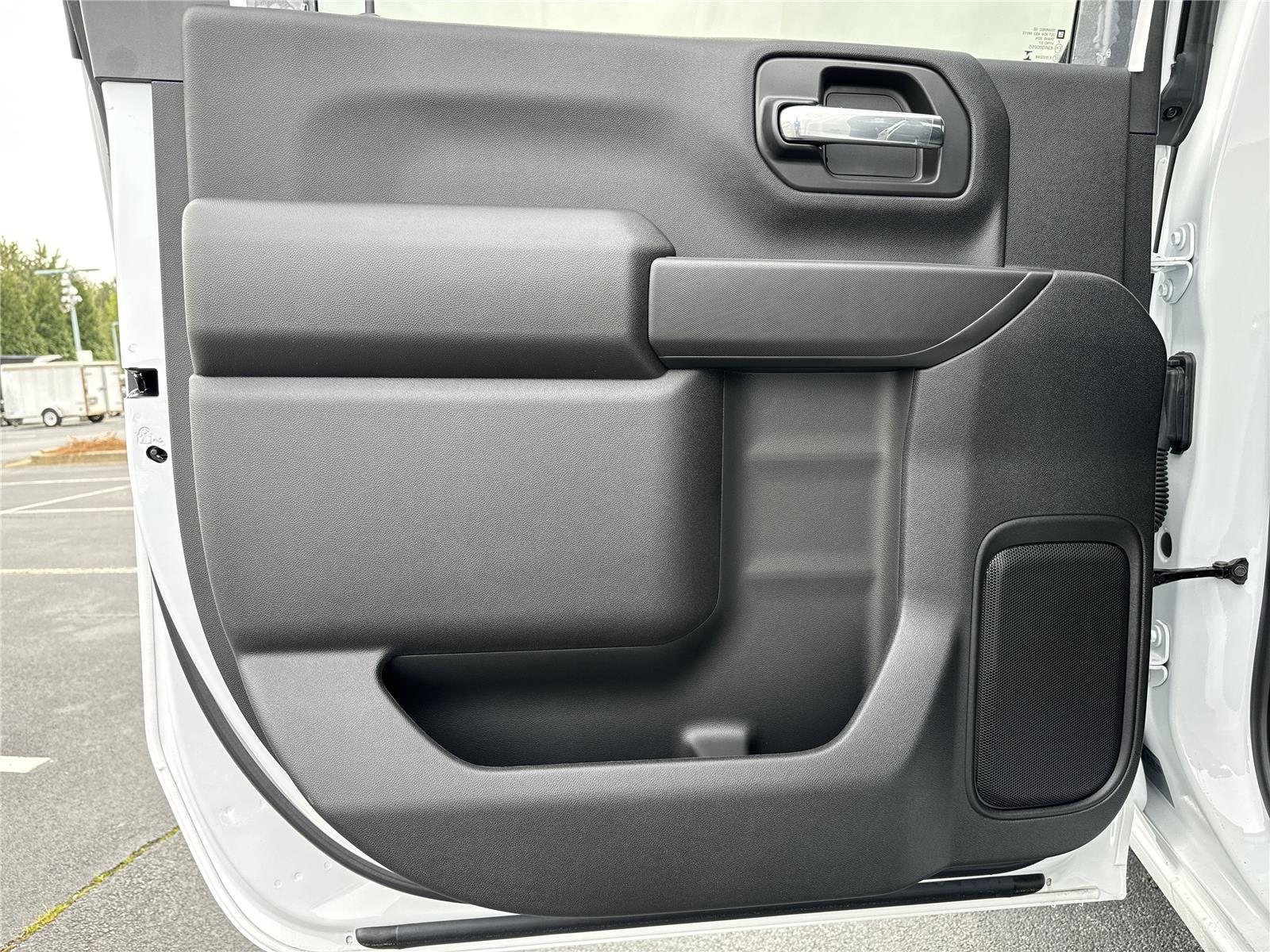 New 2025 Summit White GMC Pro image 22