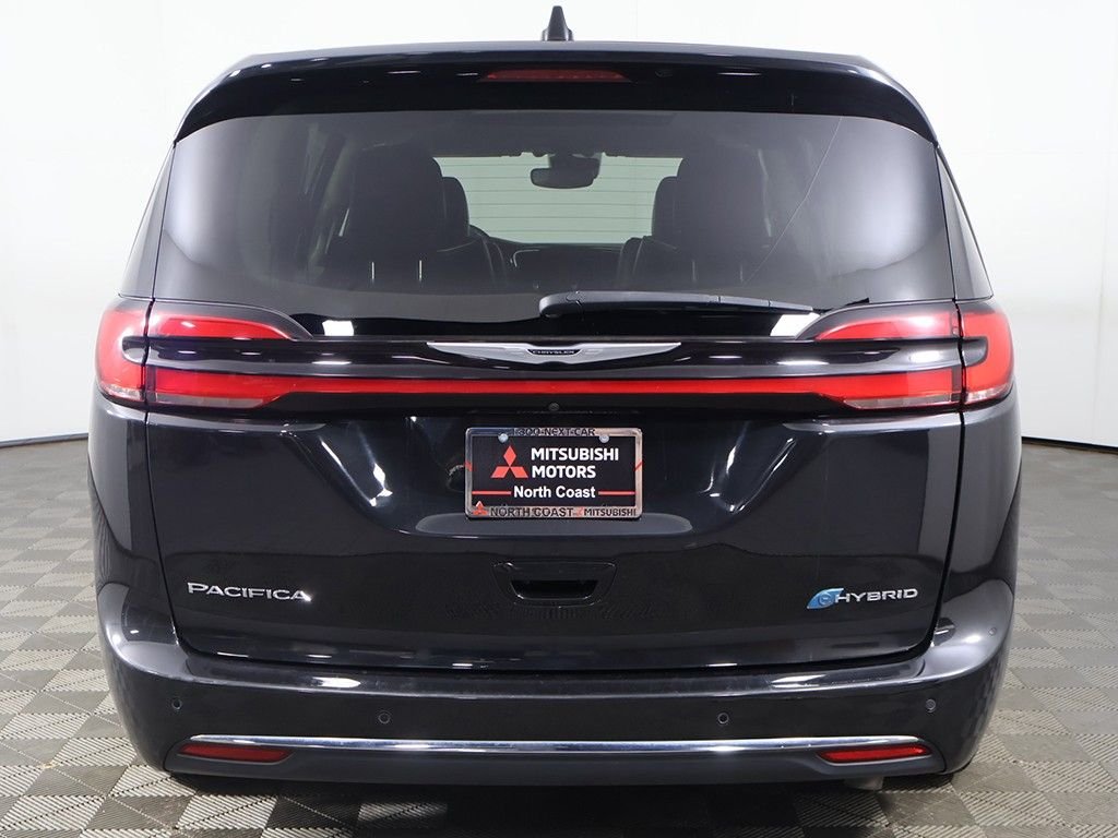 Used 2023 Black Chrysler Limited image 15