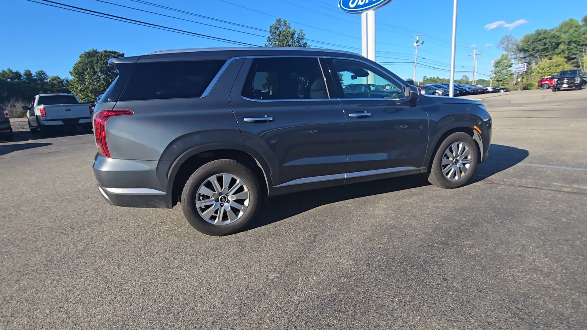 Used 2025 Gray Hyundai SEL image 19
