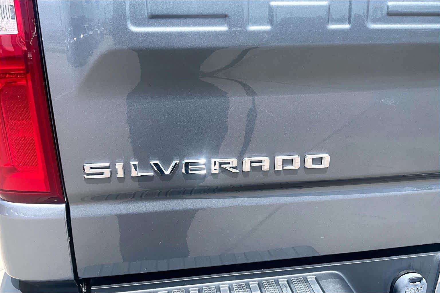 Used 2020 Satin Steel Metallic Chevrolet RST image 31