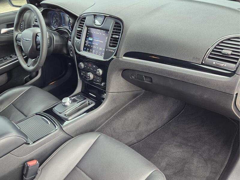 Used 2023 Gloss Black CHRYSLER 300S RWD image 19
