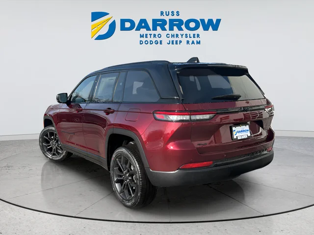 New 2025 Velvet Red Pearl-Coat Exterior Paint Jeep Limited image 3
