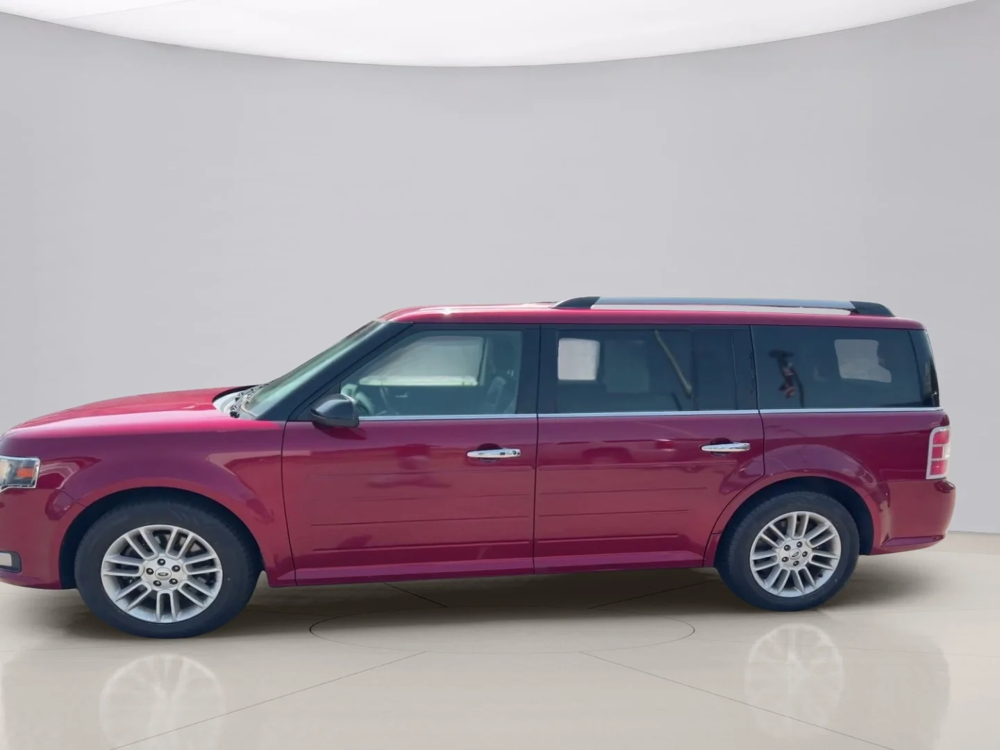 Used 2018 Red Ford SEL image 2