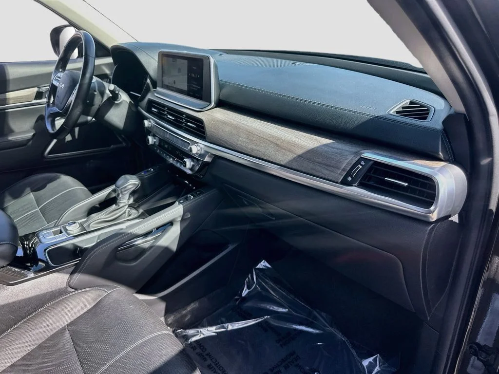 Certified Used 2022 Green Kia EX image 31
