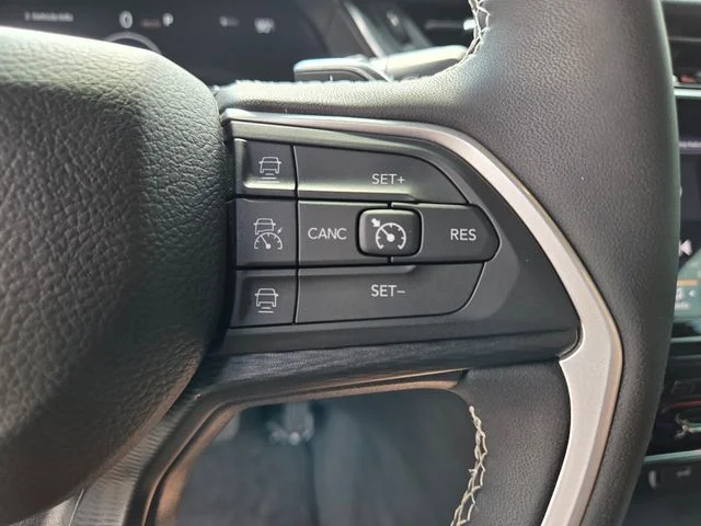Used 2024 Gray Jeep Altitude image 30