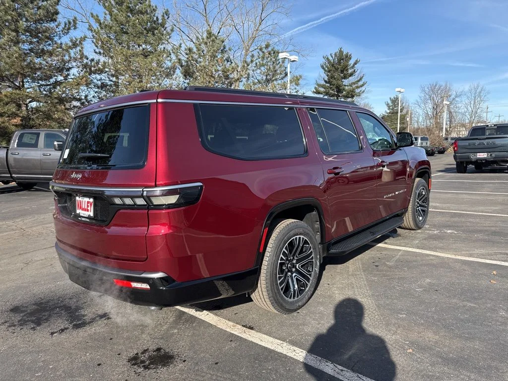 New 2026 Velvet Red Pearl-Coat Exterior Paint Jeep  image 9