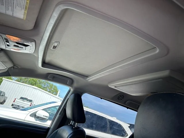 Used 2017 Silver Toyota SE Premium image 19