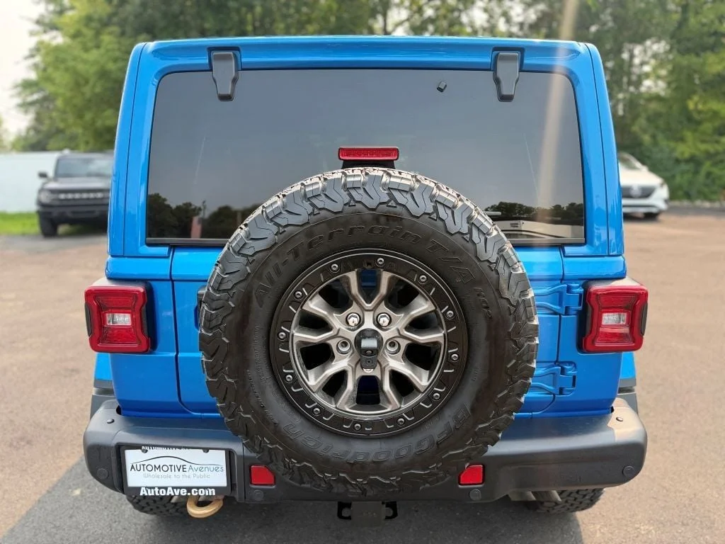 Used 2021 Hydro Blue Pearlcoat Jeep Rubicon 392 Unlimited 4x4 w/ Sky One-Touch Power Top image 4
