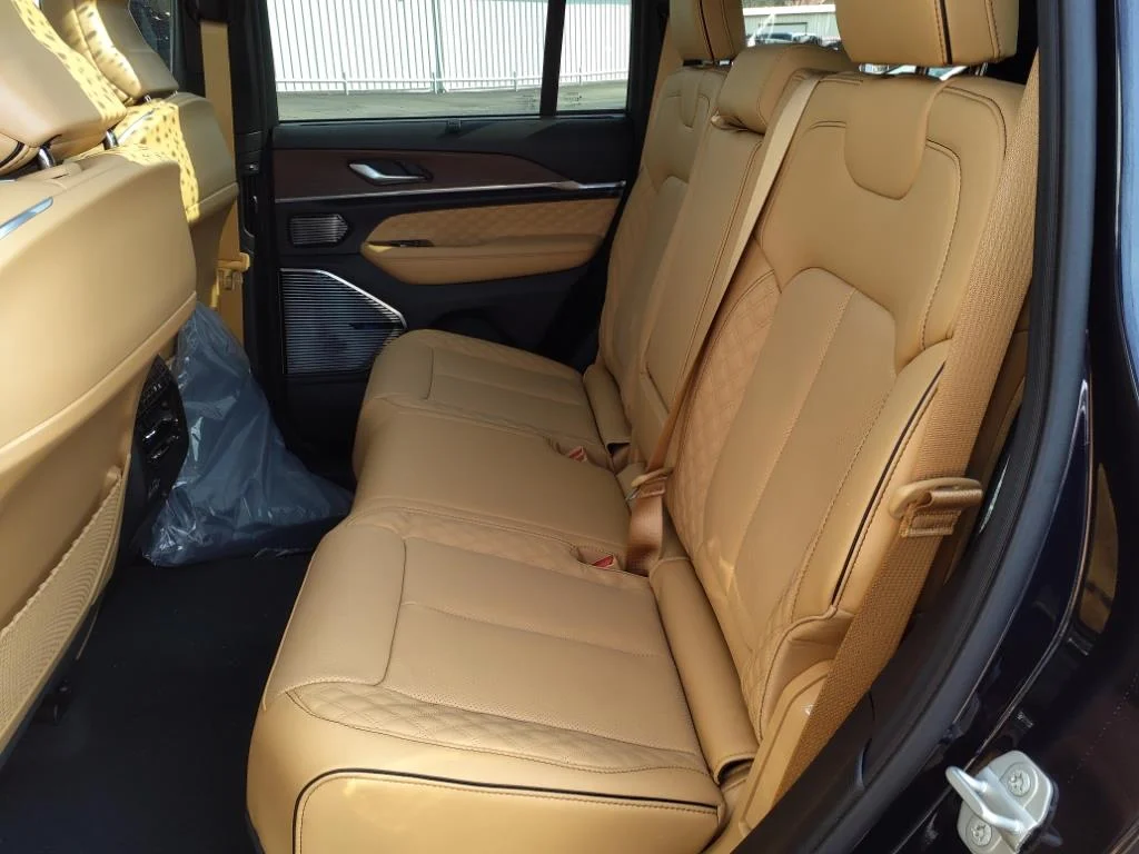 New 2024 Midnight Sky Exterior Paint Jeep Summit 4xe image 5