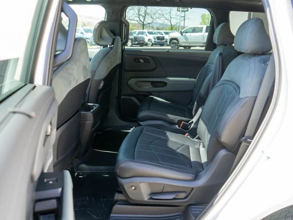 New 2027 Glacial White Pearl Kia X-Pro SX Prestige image 14