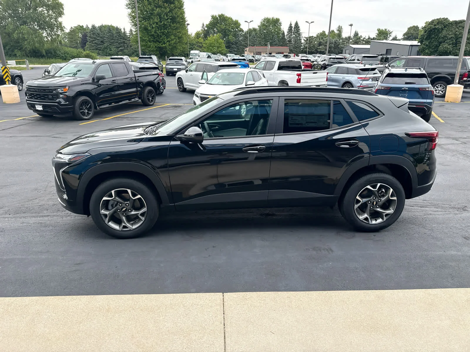 2026 Chevrolet Trax LT - Photo 6